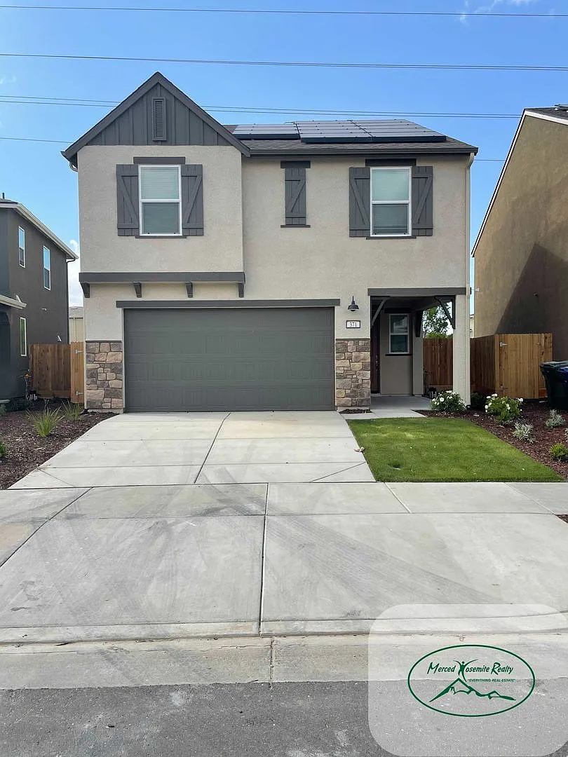 3 Bed / 2.5 Bath North Merced Home, Built 2021 with 2 Car Garage — Photo 1