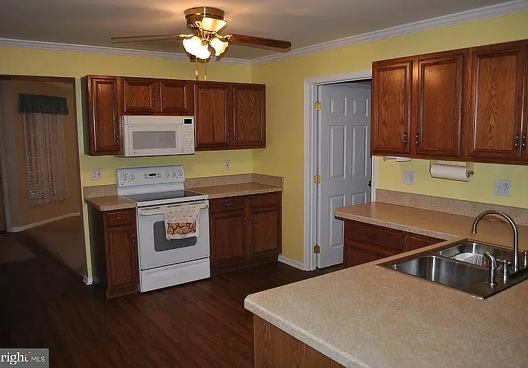 24 Mel Ron Ct — Photo 3