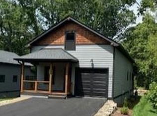 203-2 S Oconeechee Ave, Black Mountain, NC 28711