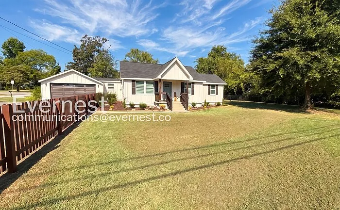 4 bed, 3.0 bath, 1960 sqft, $2,145 — Photo 1
