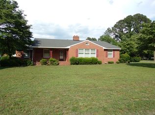 412 SE 3rd St, Snow Hill, NC 28580