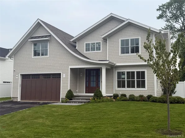 738 Motts Cove Road N, Glen Head, NY 11545