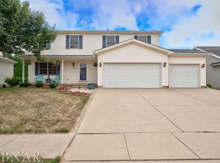 1317 Moss Creek Rd, Bloomington, IL 61704