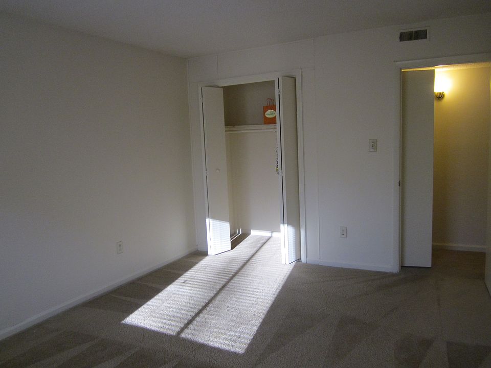 LARGE CLOSETS IN ROOMS