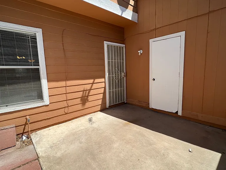1970 N Hartford St #25 — Photo 22