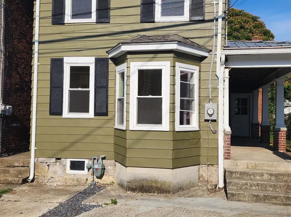 744 Fairground Ave, Chambersburg, PA 17201