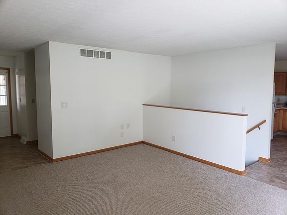 5th image of 194 Carter Grove Dr