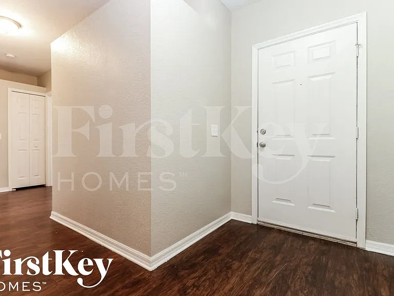 2849 Peake St — Photo 2