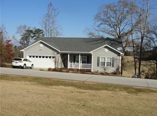 136 Palmer Ln, Westminster, SC 29693