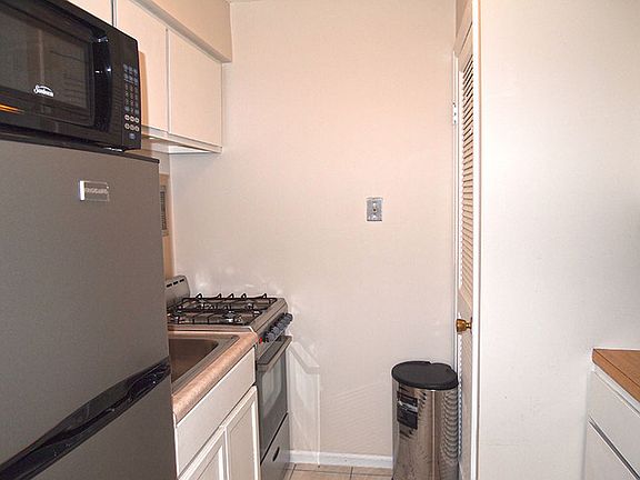 4th image of 5100 Carriageway Dr APT 205