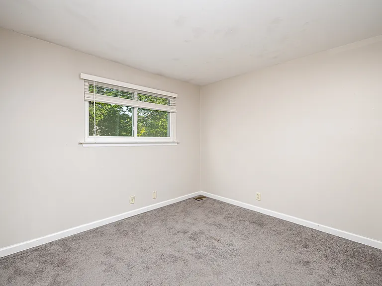 251 Sheffield Dr — Photo 13