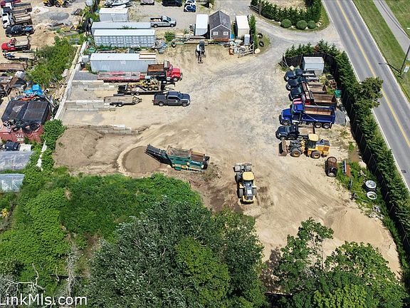4th image of 7 Airport Rd