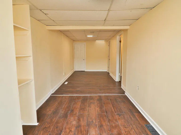 1303 James St — Photo 21