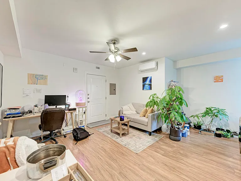 306 E 30th St #102 — Photo 8