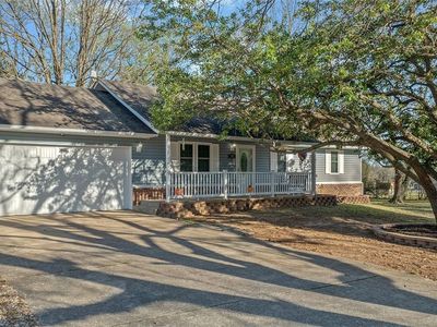 724 8th Ave NE, Gravette, AR, 72736