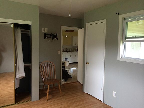 4th image of 1868 Alcott Rd