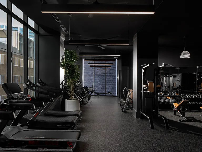 Emmi Midtown — Photo 8
