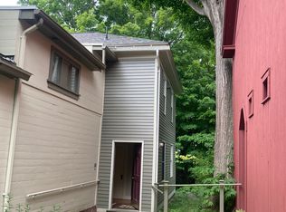 11R N Main St #R, Williamsburg, MA 01096