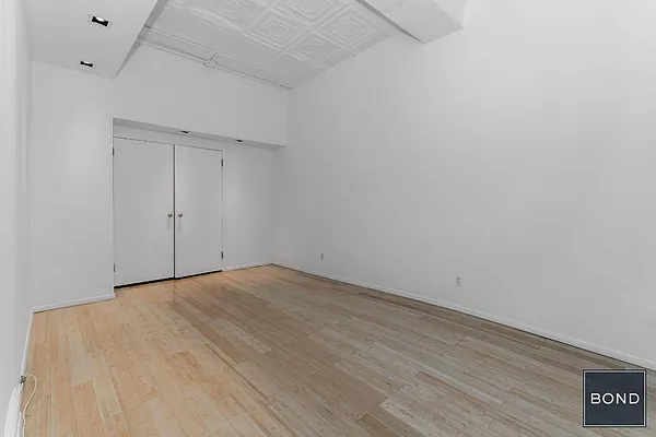 Rented by Bond New York | media 36