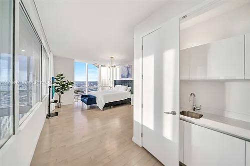 851 NE 1st Ave #Penthouse 4612 Photo 1
