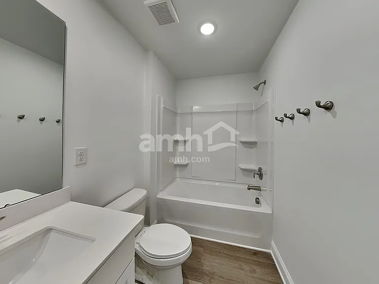 1135 Livengood Way — Photo 14