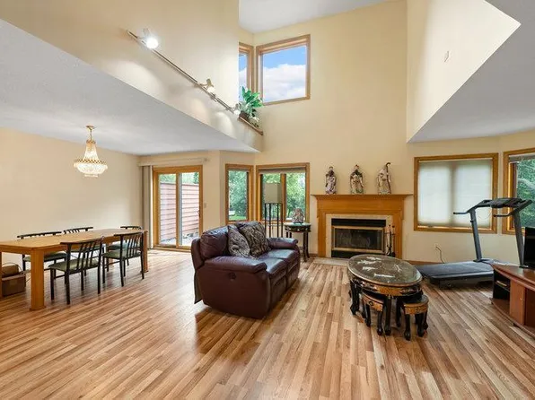 10695 53rd Ave N, Plymouth, MN 55442