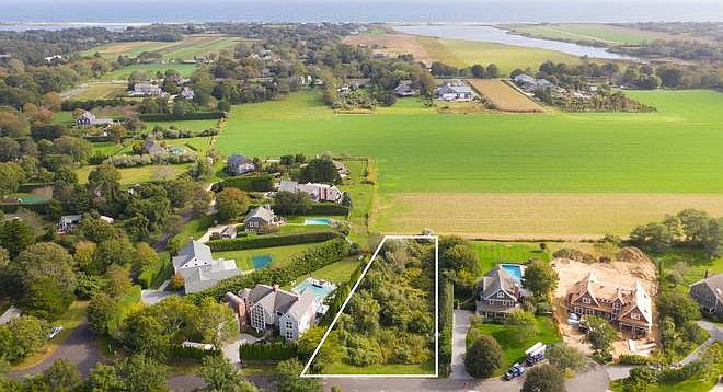 2nd image of 14 Osborn Farm Ln