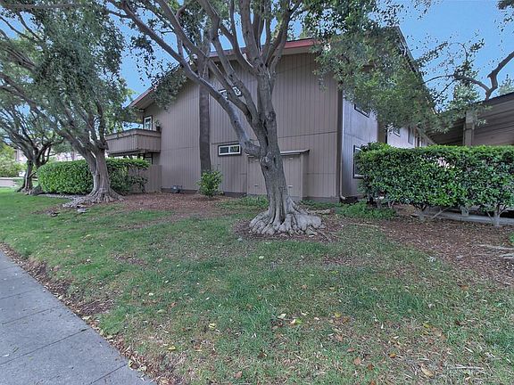 2nd image of 151 Buckingham Dr Unit 246