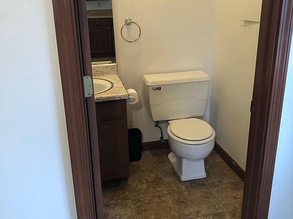 downstairs 1/2 bath