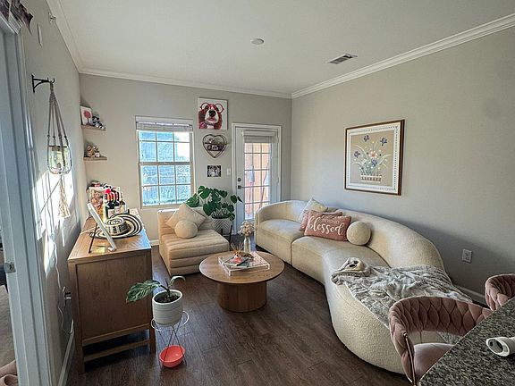 3rd image of 2401 W Pflugerville Pkwy #0