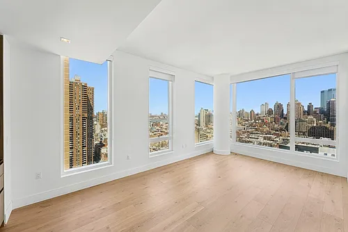 312 W 43rd St #25G Photo 1