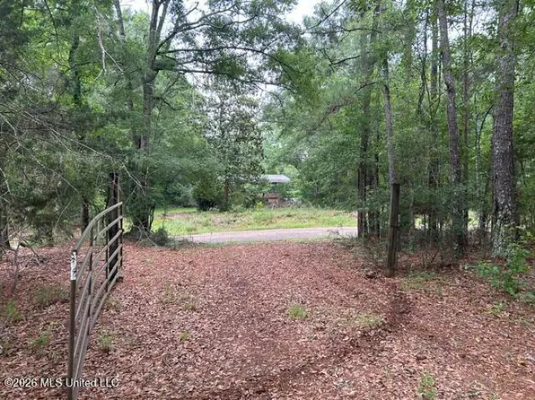 301 Freeman Rd SW, Summit, MS 39666
