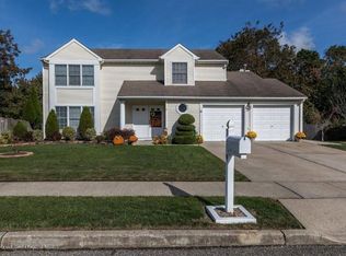 9 Bayberry Ct, Barnegat, NJ 08005