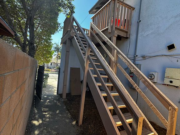 4th image of 1030 Fern St