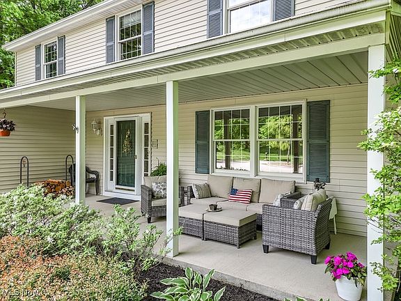 2nd image of 1630 Woodland Ct