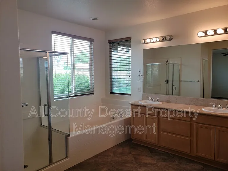 37853 Avon St — Photo 15