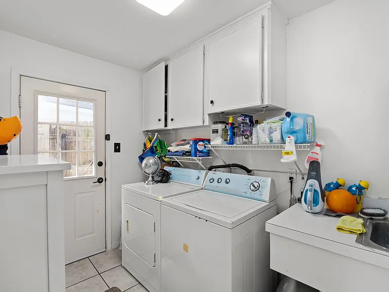 827 Thicket Ln #827 — Photo 19
