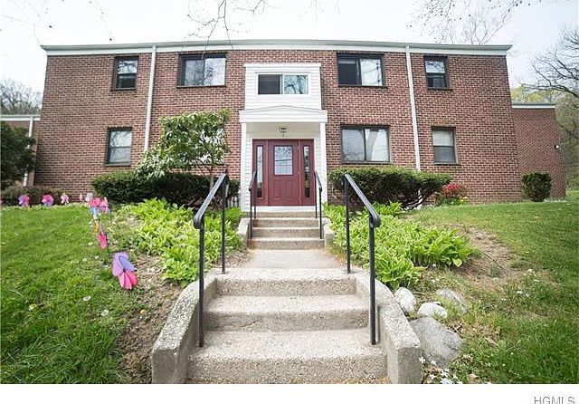 1st image of 1 Lawrence Dr APT A