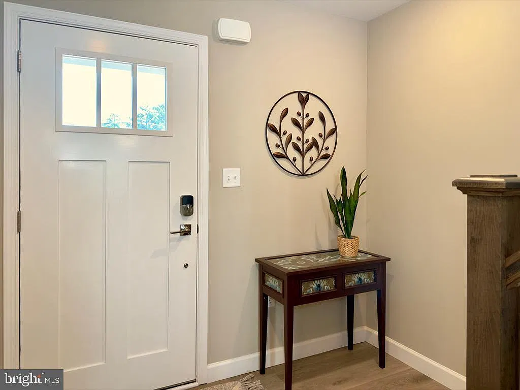 3 bed, 3.5 bath, 1475 sqft, $2,195 — Photo 3