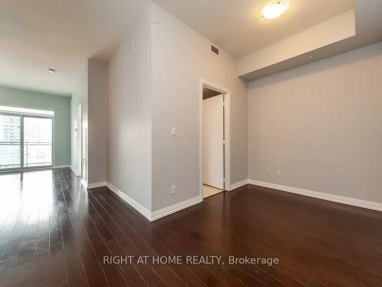 460 Adelaide St E #1123 — Photo 23