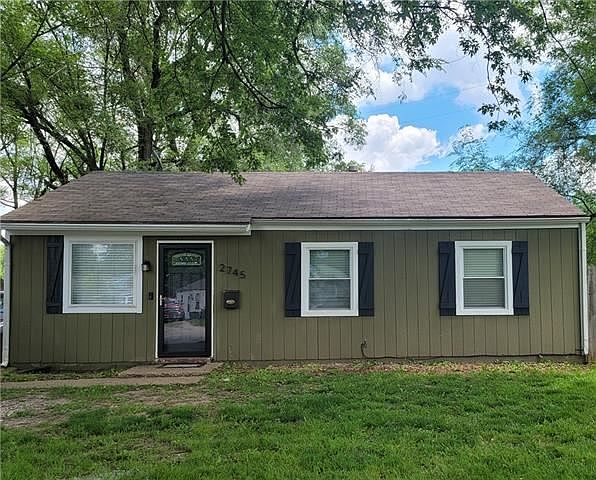 1st image of 2745 S 49th St