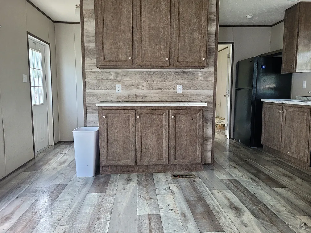 3 bed, 1056 sqft, $999 — Photo 3