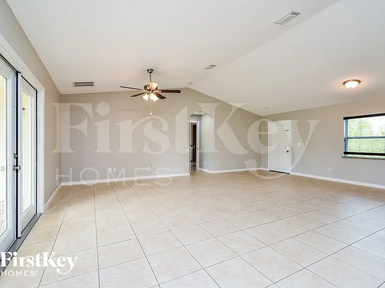 5123 White Ave — Photo 3