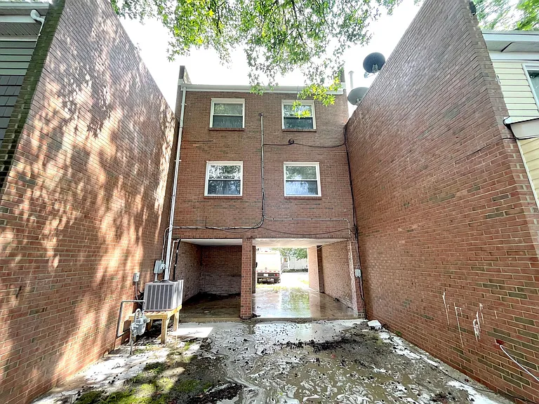 1214 Underwood Ave — Photo 17