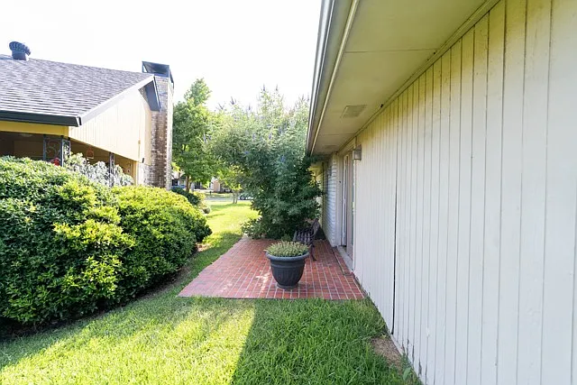 106 Mapleleaf Ln — Photo 22