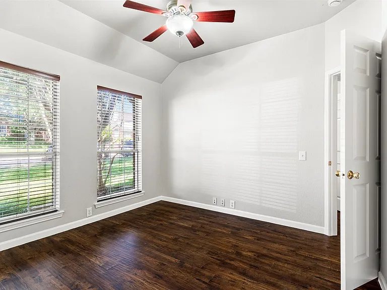 6721 Misty Hollow Dr — Photo 12