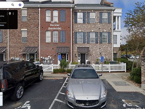 3rd image of 981 Hackler St Unit B