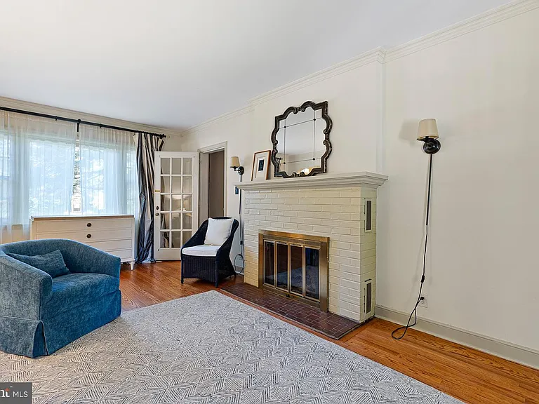 112 W Park Pl — Photo 5