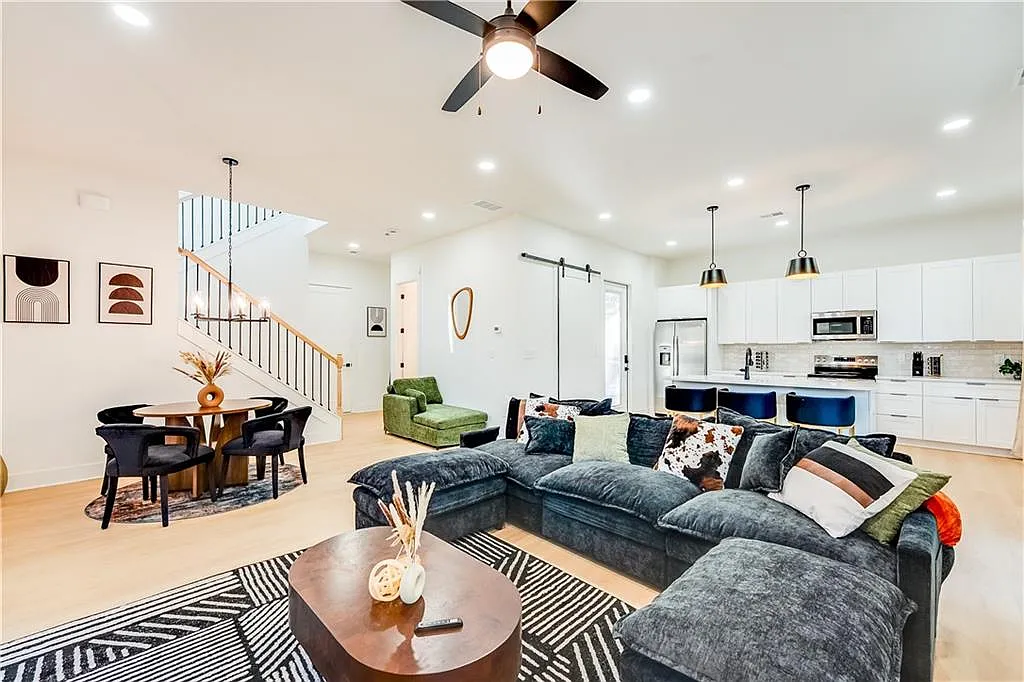 3 bed, 2.5 bath, 1897 sqft, $3,100 — Photo 4