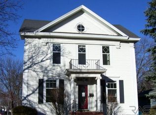 522 W 4th Ave, Mitchell, SD 57301